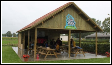 Brainstormen in de weidehut. Foto: Sint-Jozefhoeve.